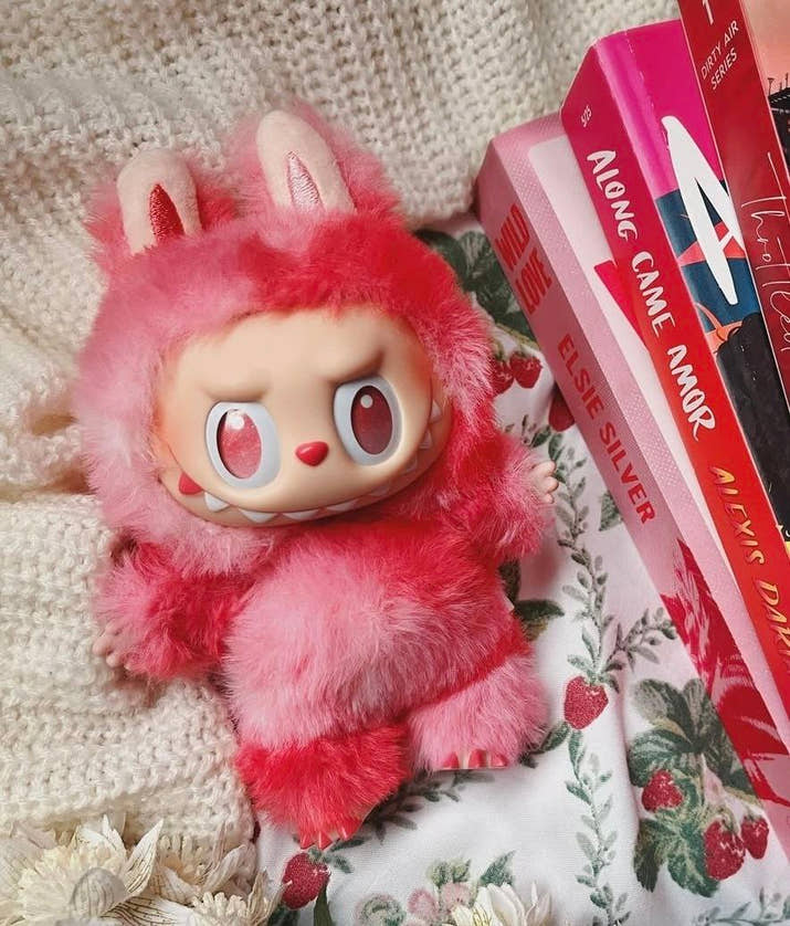Labubu V3 – Love