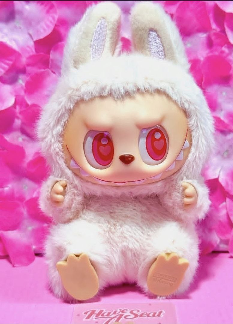 Labubu V2 – Dada